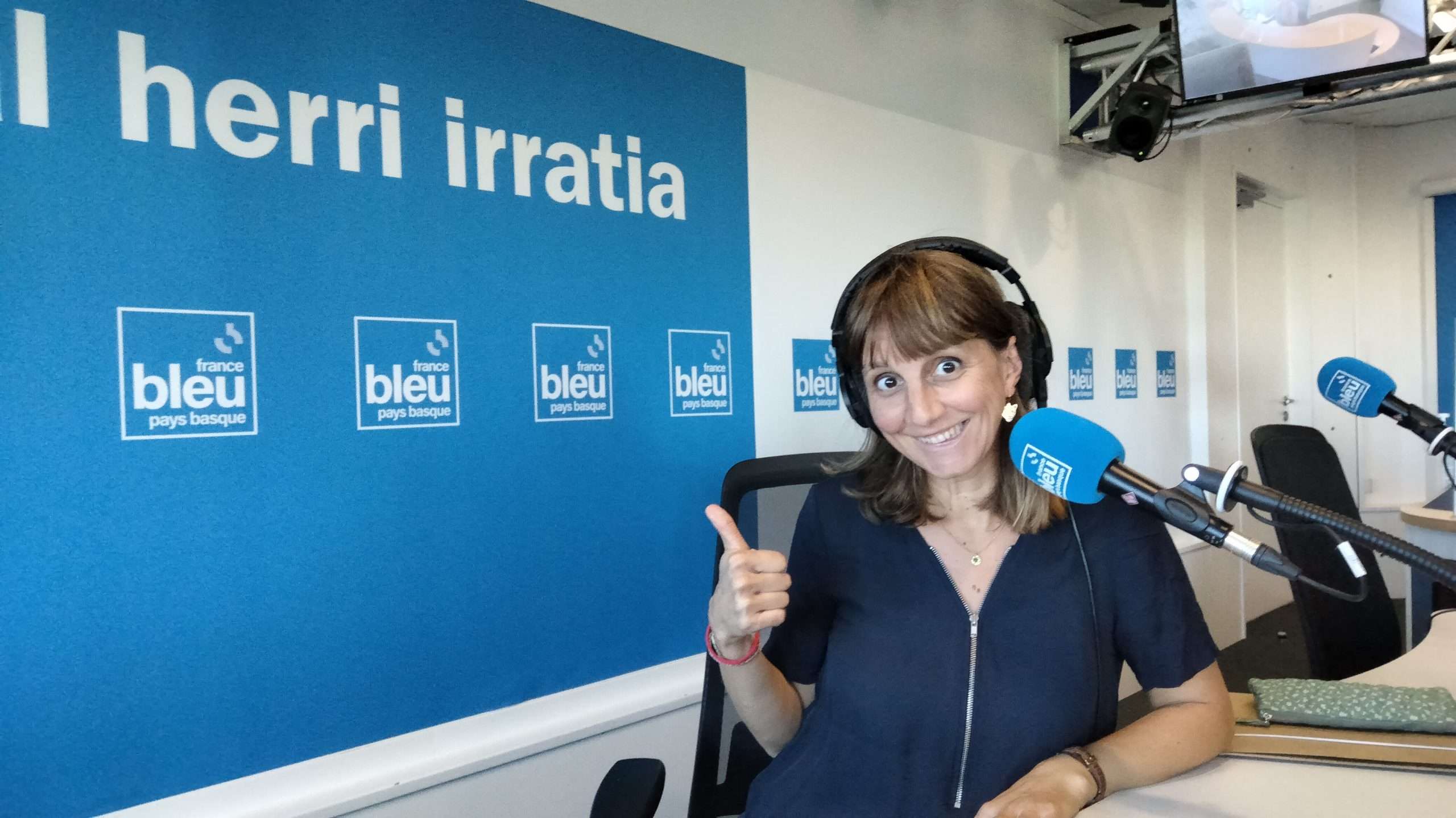 Notre intervenante artistique Charlotte