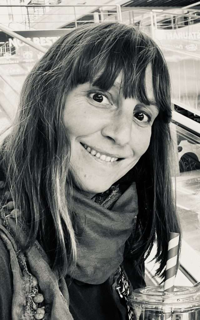 Notre intervenante artistique Charlotte