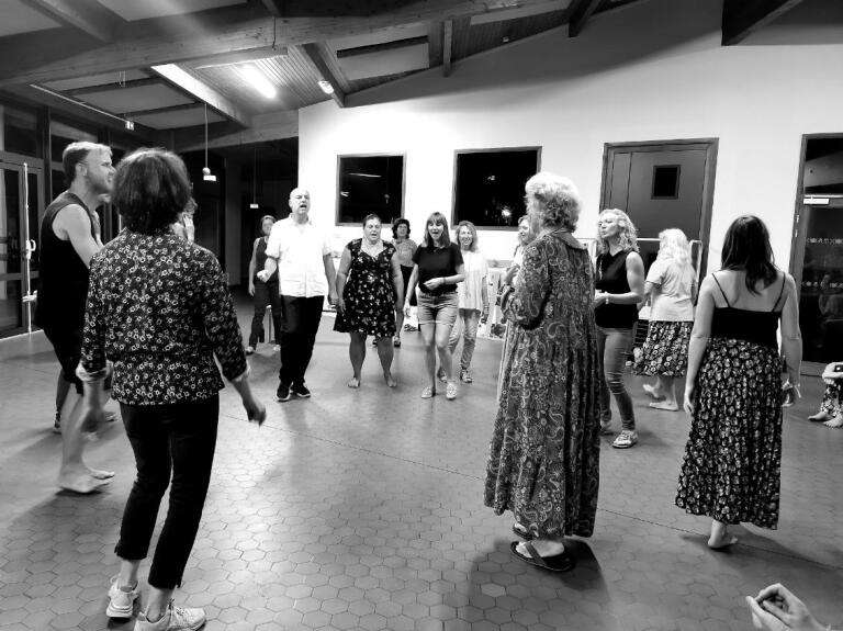 Groupe de circle songs bOza