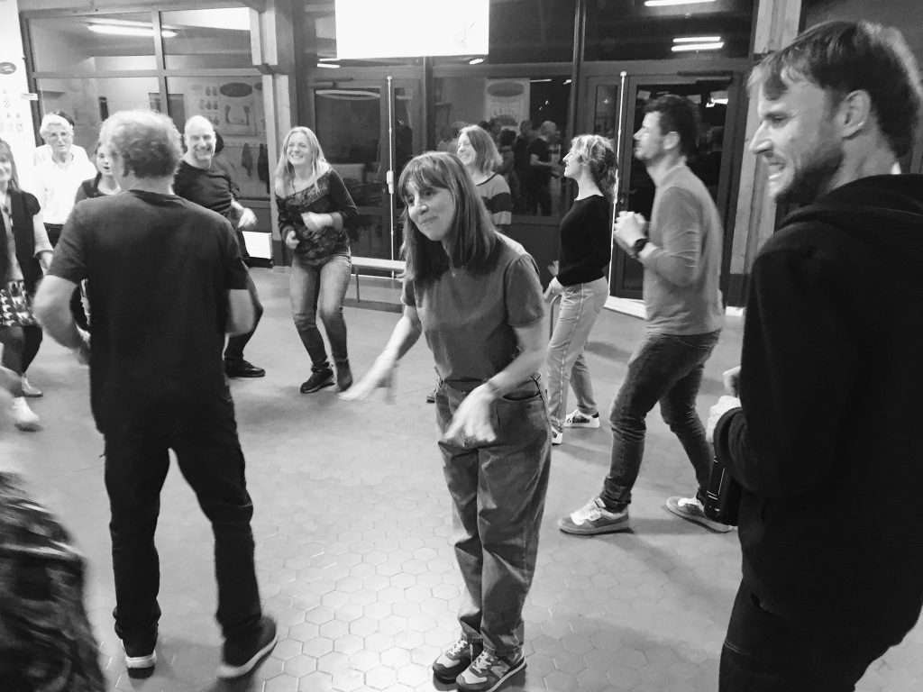 Groupe de circle songs et d'improvisation vocale avec l'association boza